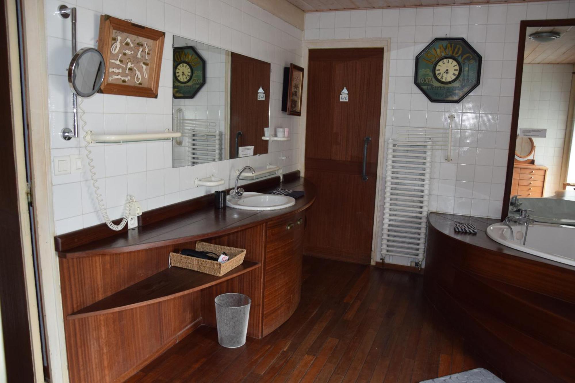 Charme Authentique A - Authentic Charm In - 120m2 Of Comfort-6 Personnes Apartment Corbas