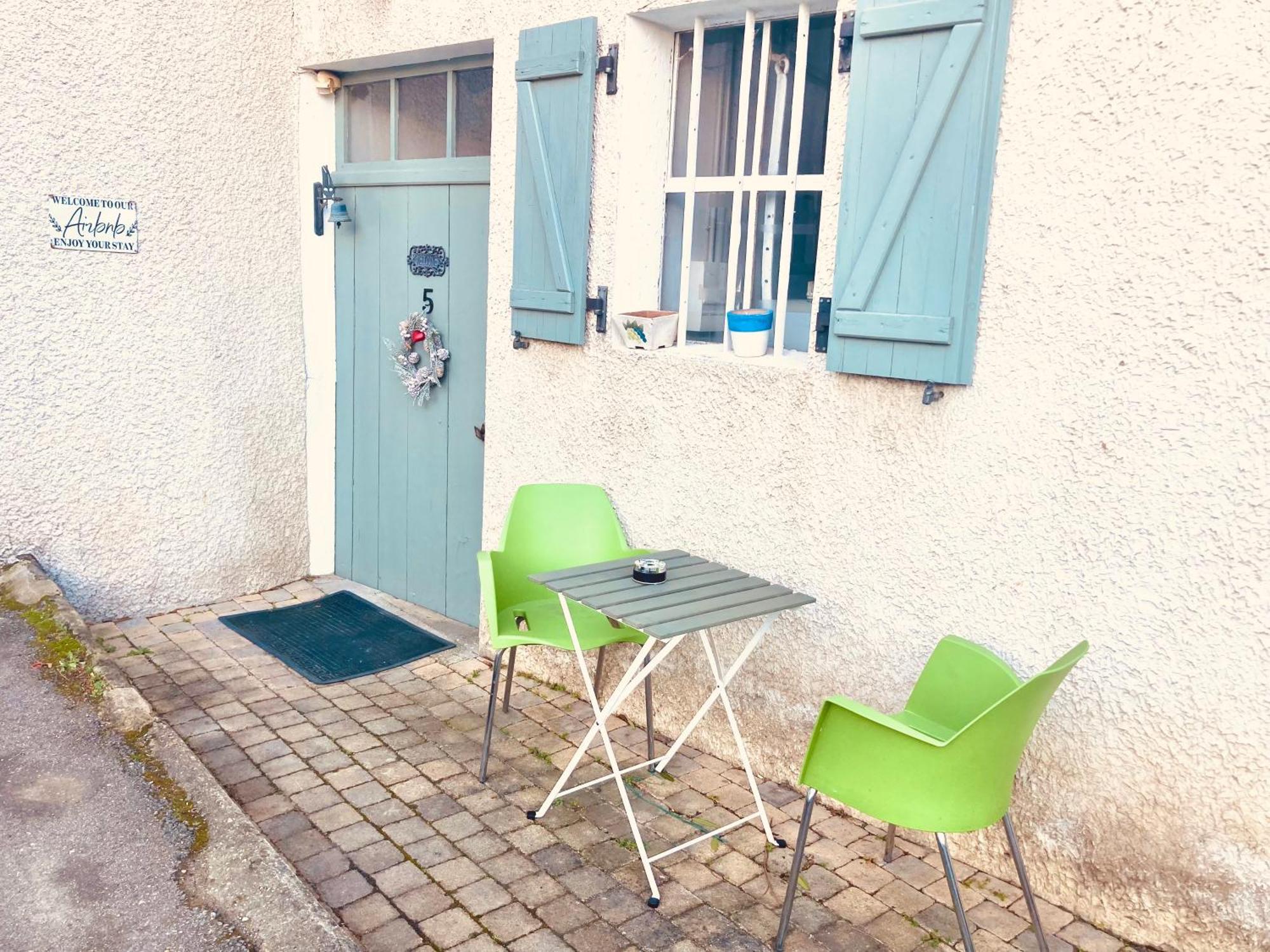 Charme Authentique A - Authentic Charm In - 120m2 Of Comfort-6 Personnes * Corbas